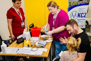 Punkt medyczny z badaniami.