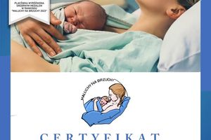 Mama z noworodkiem na rękach.